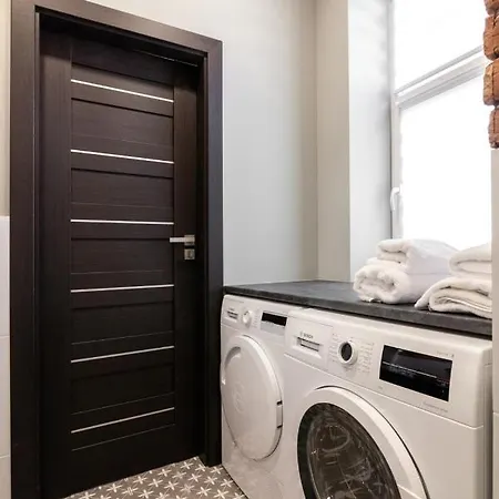 Modern Style Apartment 利沃夫 外观 照片